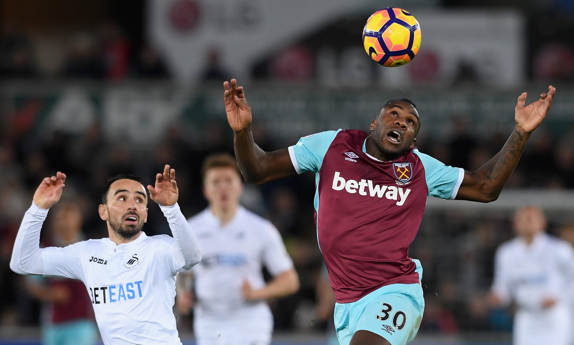 引人注目的 引人注目的